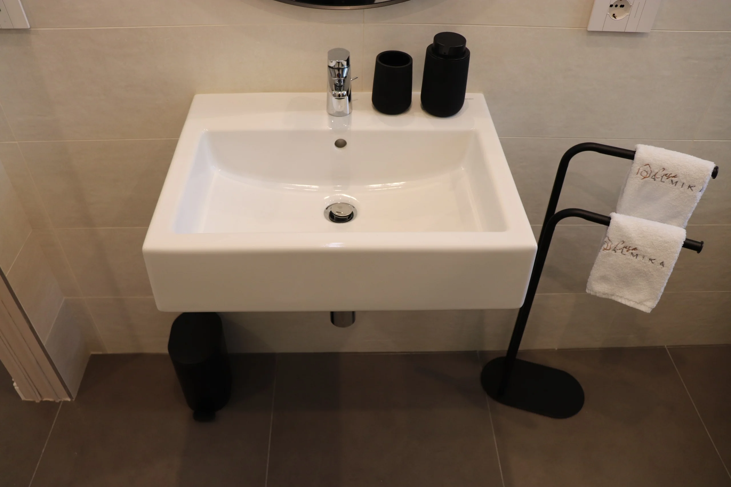 Hotel Room Slider Image Block