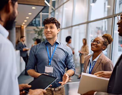 Teamfoto eines Versicherungsexperten im Porträt