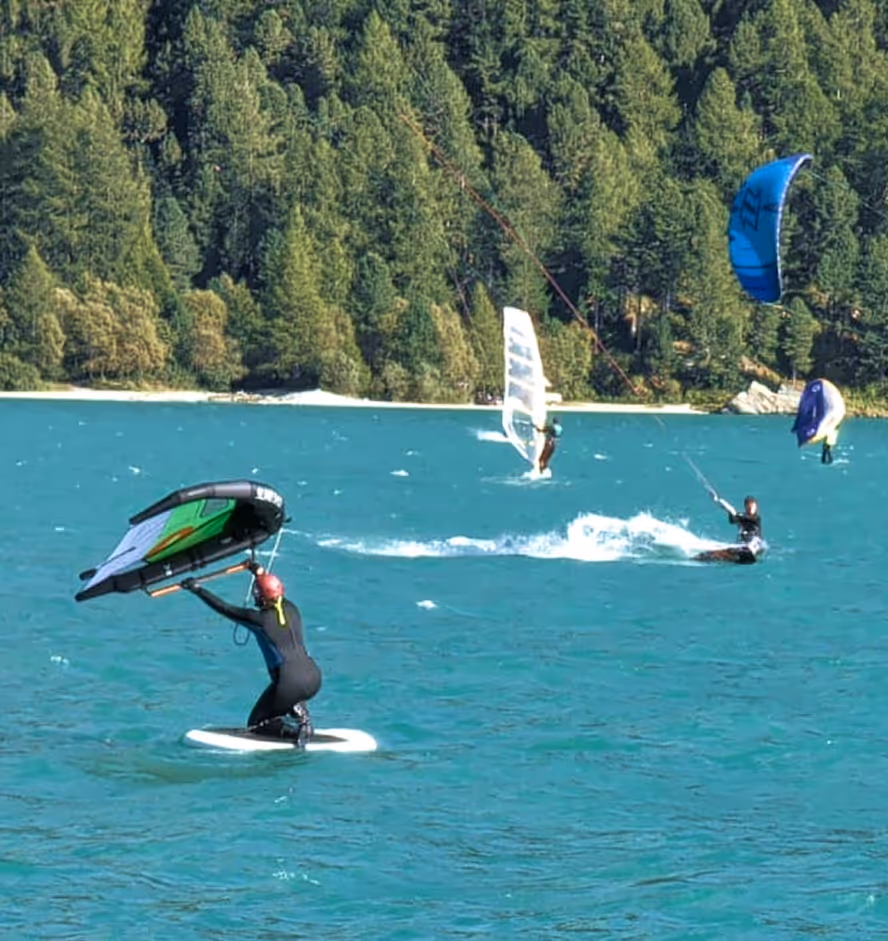 Surfer in einem See