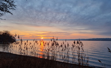 Sonnenuntergang an einem See