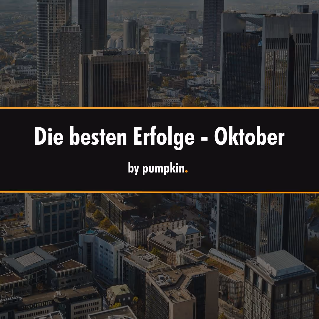 Städtische Skyline mit Text: Die besten Erfolge - Oktober, by pumpkin.