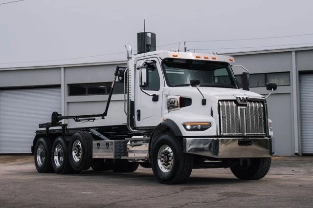 2026 WESTERN STAR 47X Rolloff Truck