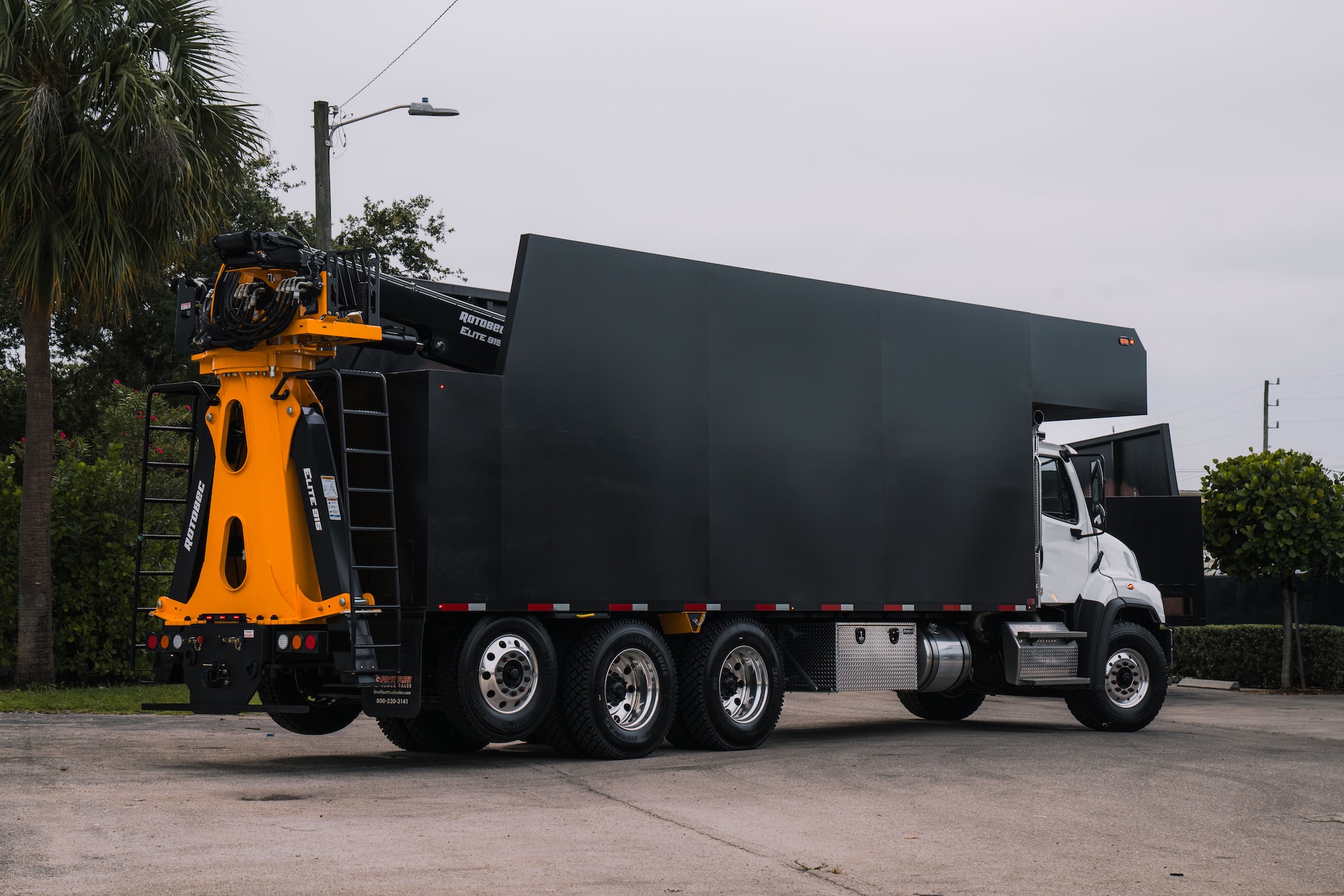 2026 Freightliner 114SD Grapple Truck