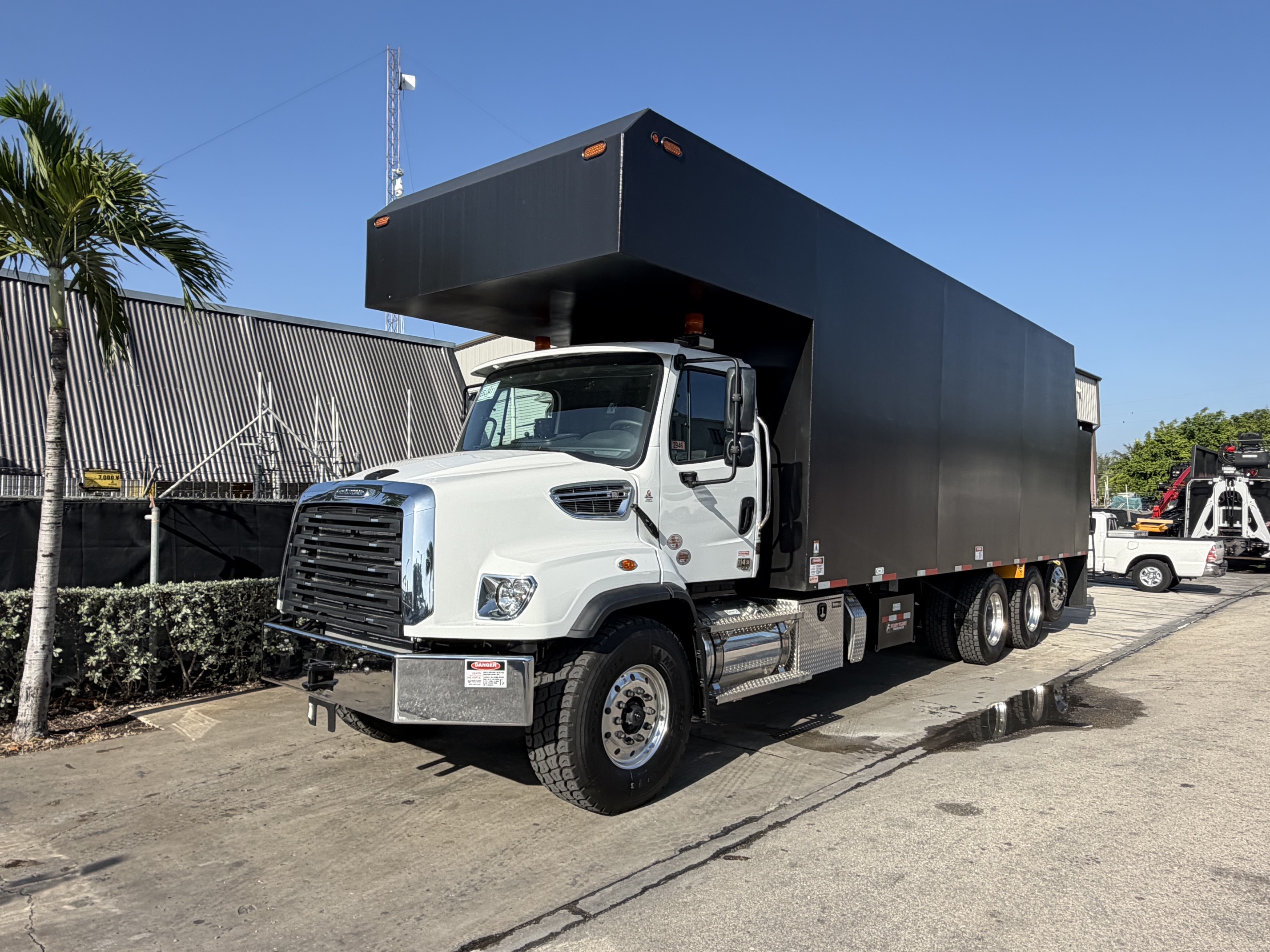 2026 Freightliner 114SD Rear mount grapple truck
