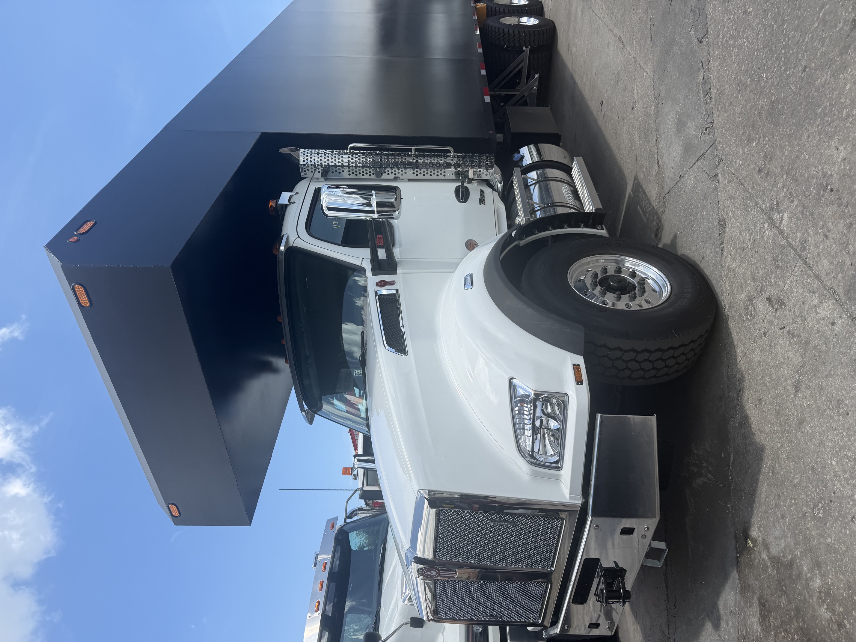 2027 Kenworth T880 - 83 yard Rear mounted Grapple Truck