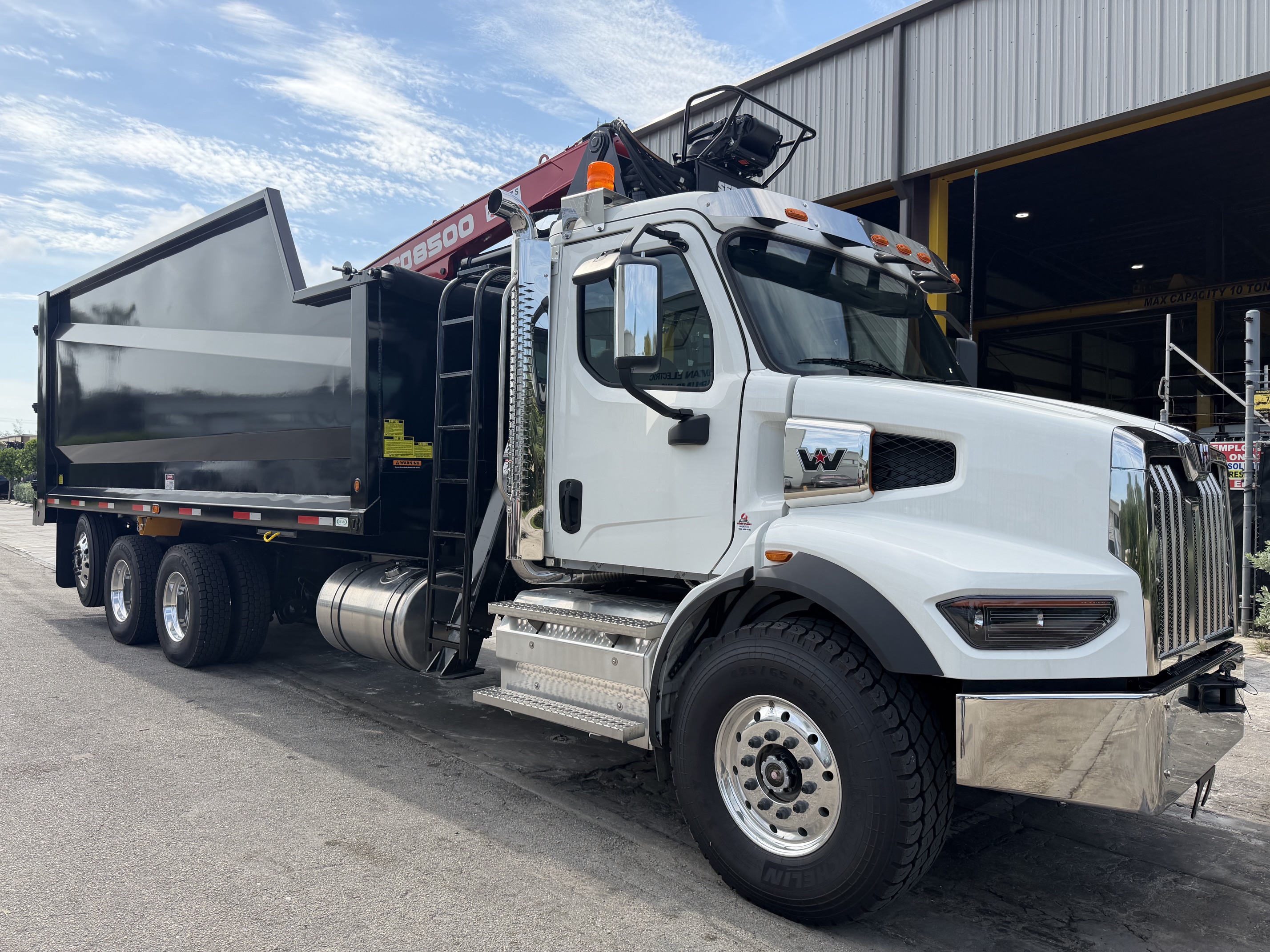 2027 Western star 47X grapple dump truck