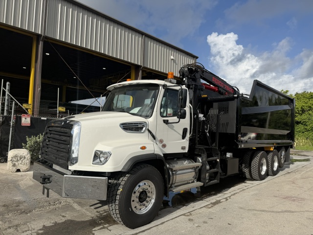 2026 Freightliner Serco 7500 Loader