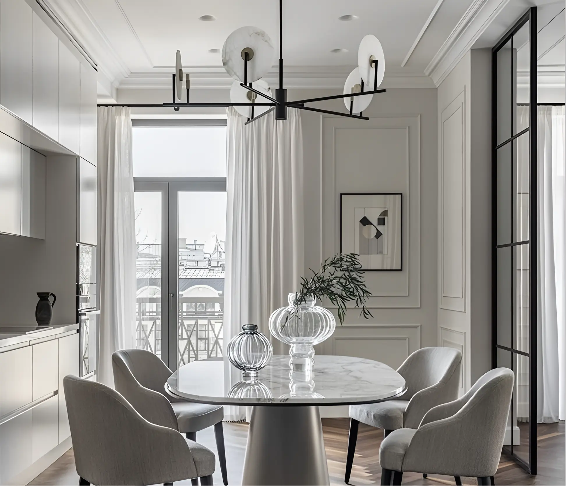 Modernes Esszimmer mit Marmortisch und Designer-Hängeleuchte – Interior Design Berlin Studio Menash