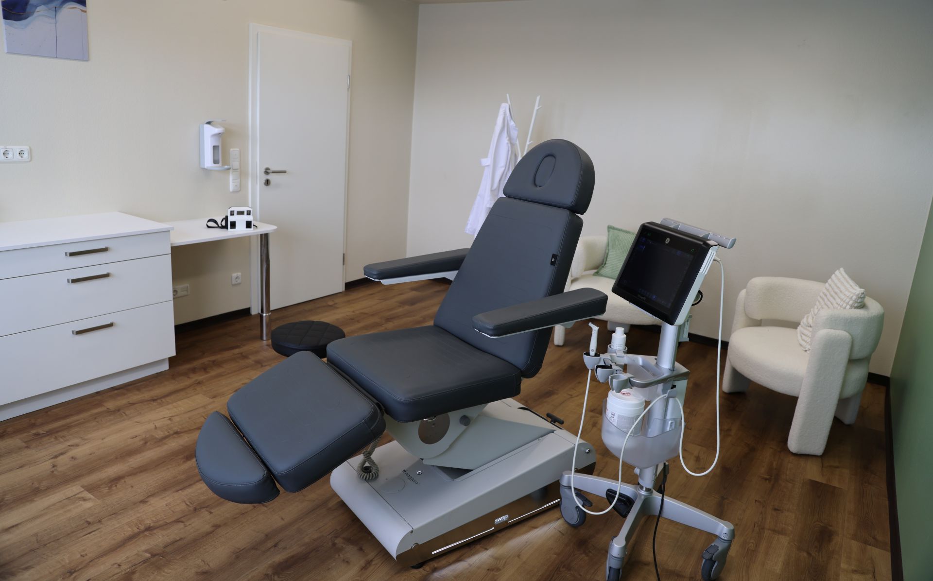 WunderLife treatment room — warm ambient lighting and modern medical equipment