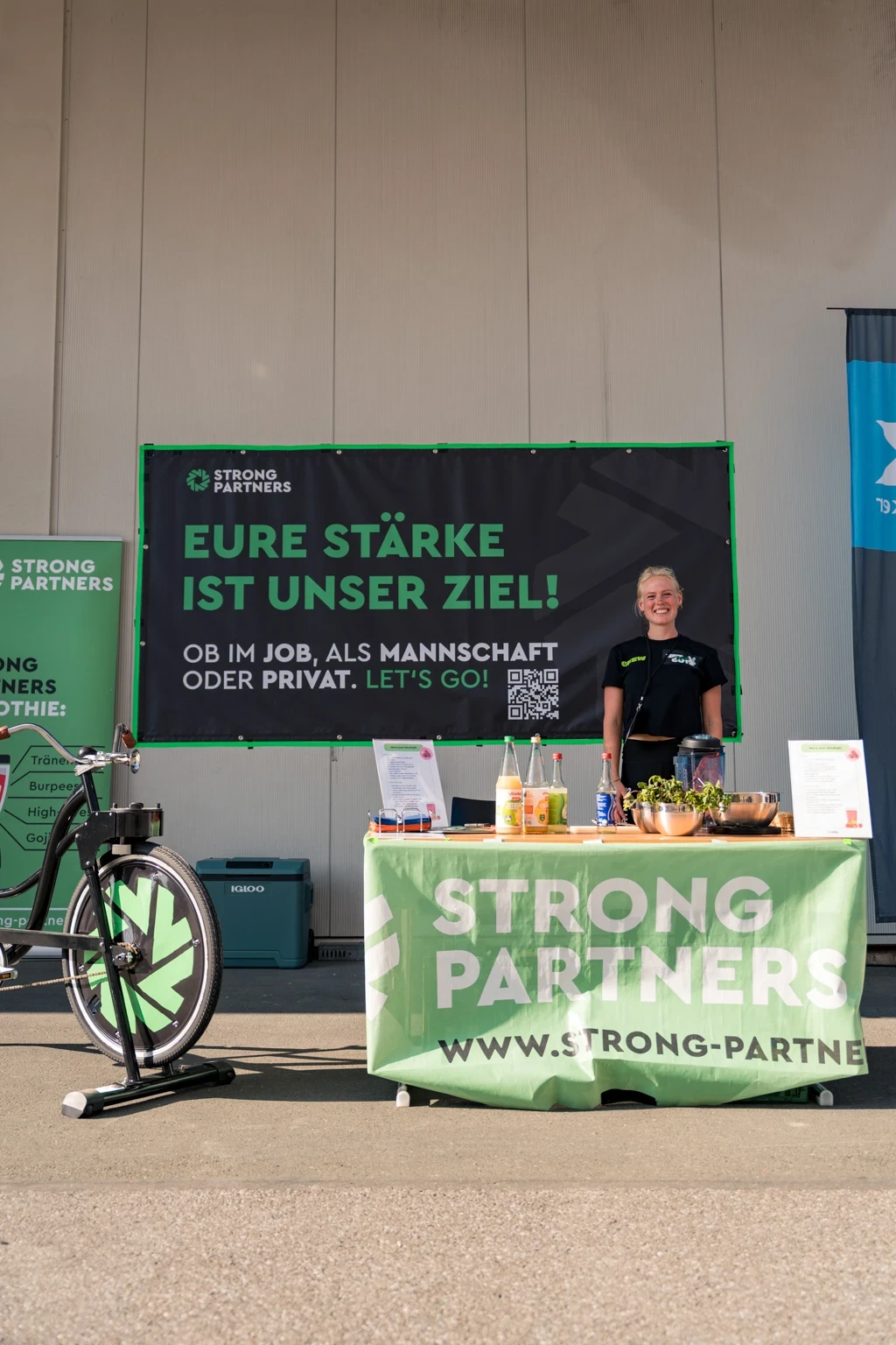 Messebegleitung, Gesundheitsaktionen und Infostand von Strong Partners bei einem betrieblichen Gesundheitstag