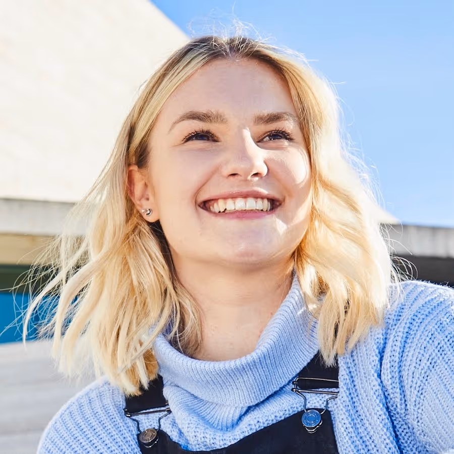 abi connick headshot