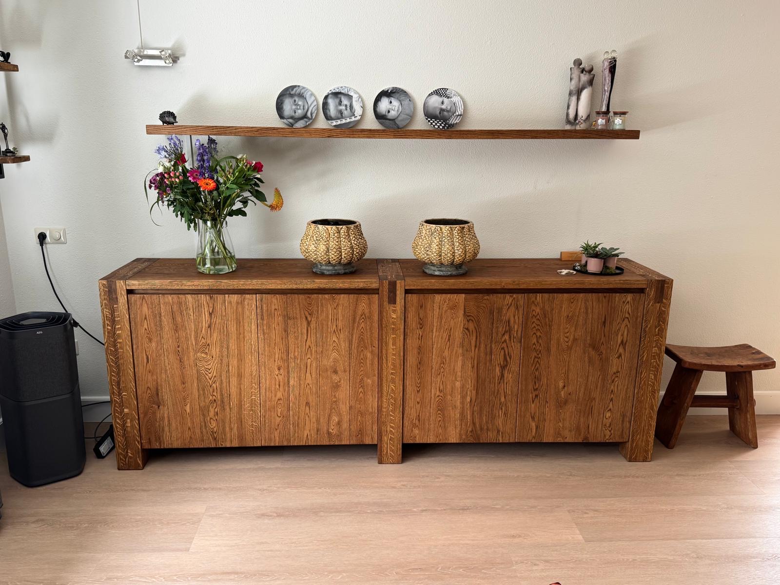 Handgemaakte dressoir van massief hout door HoutNikamp