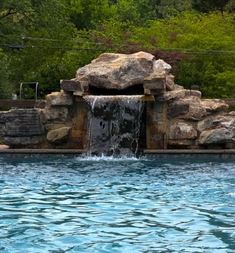 boulder-waterfall-feature-swimming-pool