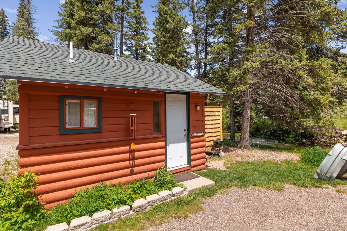 Rustic 2-Person Spearfish Canyon Cabin Exterior
