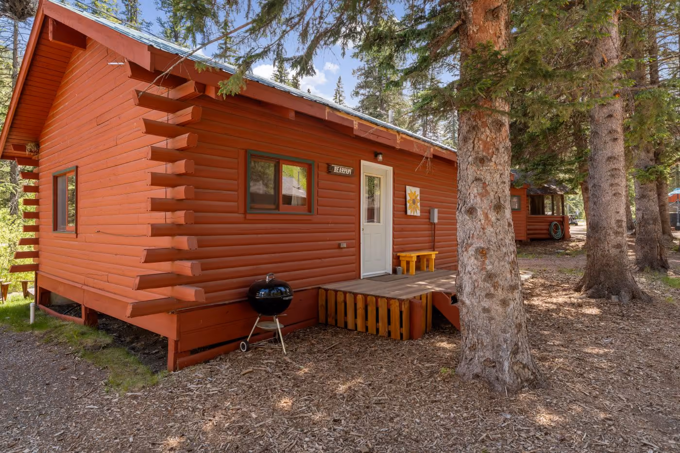 Rustic 6-Person Spearfish Canyon Cabin Exterior