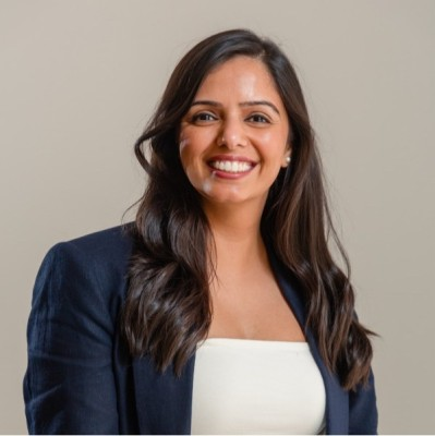headshot of smiling woman