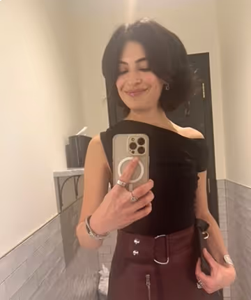 Robby looking great in a bathroom selfie