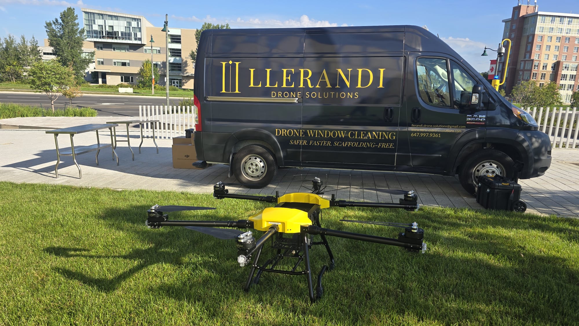 Joyance JTC-30 industrial wash drone with spray boom and quick-release landing gear