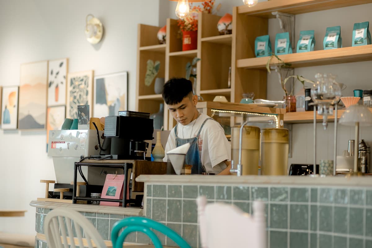 how to start a cafe