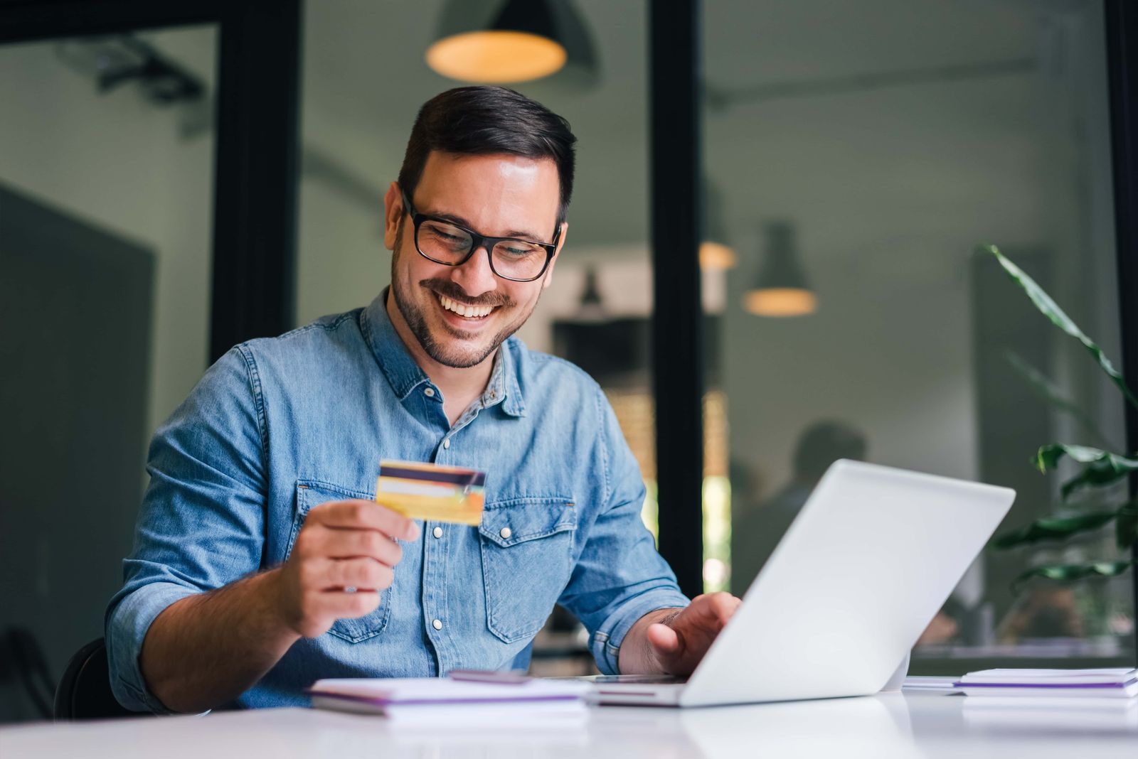 man online shopping and checking out with kpay payment gateway
