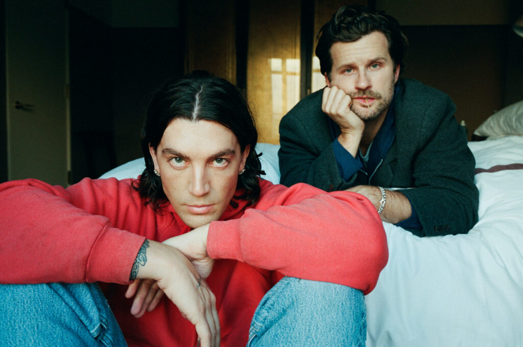 LANY002_Second lead