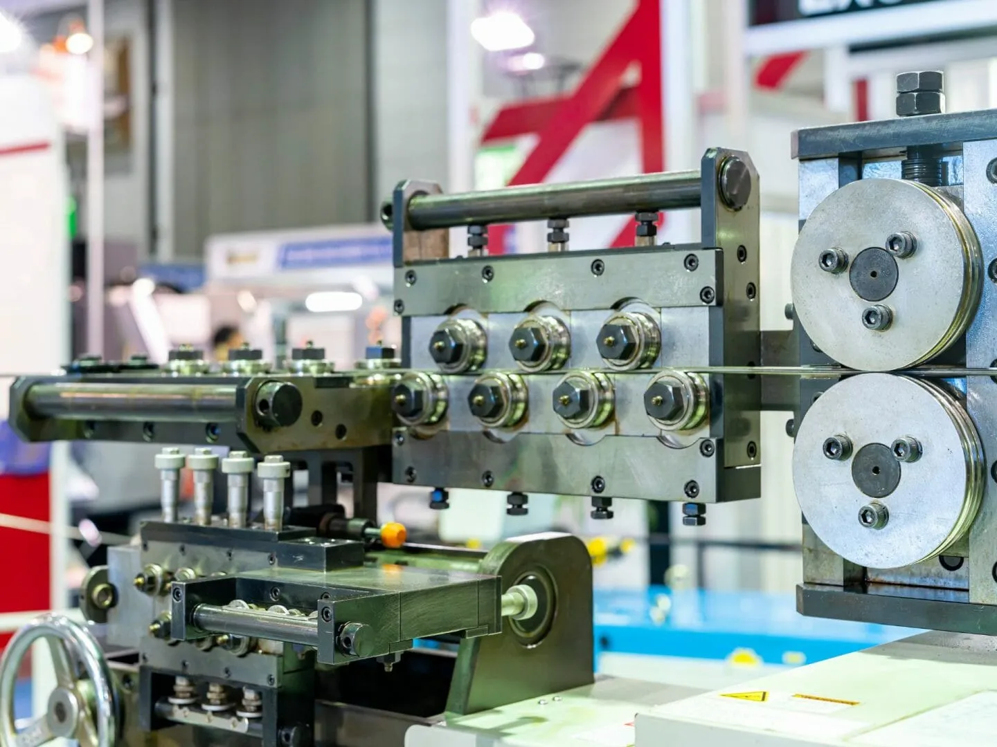 Roller or wire feeder pulley unit for guide and manufacturing automation