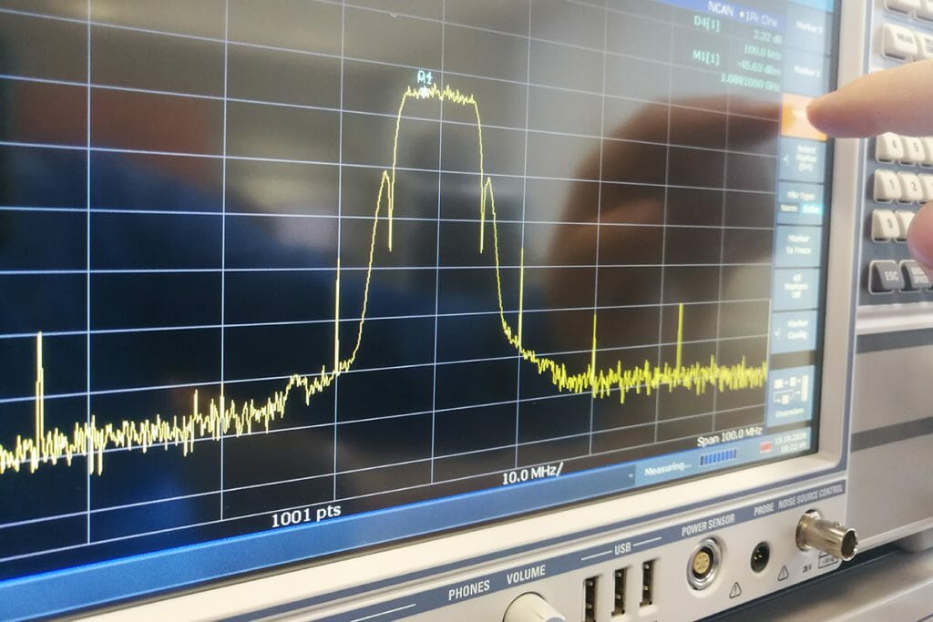 RF channel measurement with spectrum analyzer - haptic noise