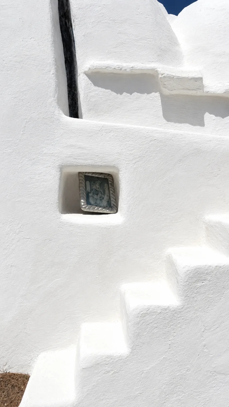 Exterior view of the reconstructed farmhouse at Tenuta San Biagio, Ostuni