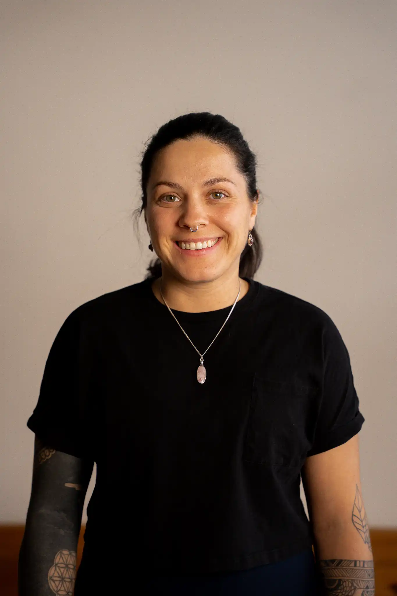 Annie, instructrice de Yoga Flow et Warm Yoga Flow, certifiée en yoga (350h+).