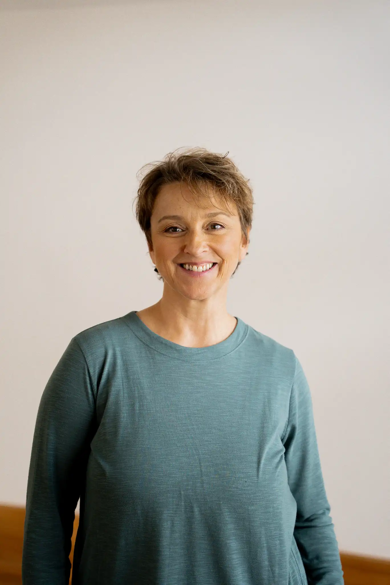 Ysabelle, professeure de Yoga doux, Yoga Flow et Stretching, formée à Yoga Sangha.