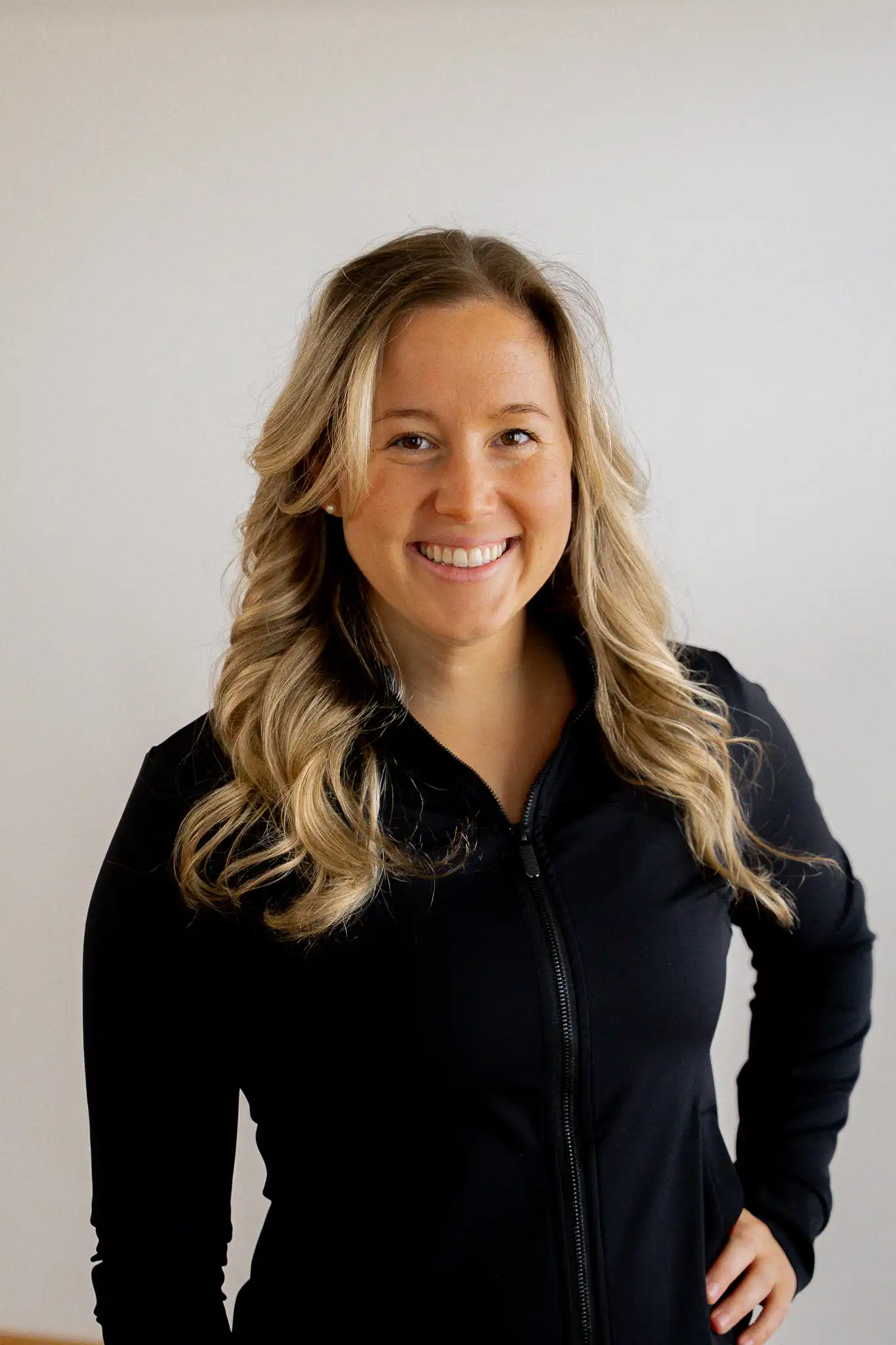 Éloïse Lacroix, fondatrice du studio KŌR, instructrice de yoga et Pilates Reformer certifiée STOTT.