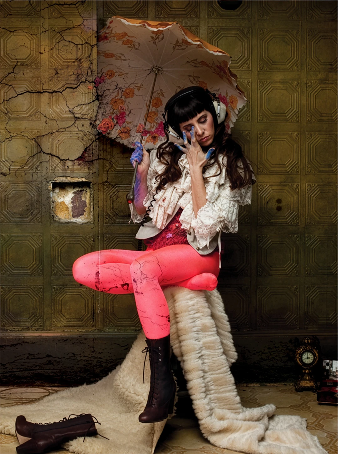 Dirty Bailarina: identidad y diseño para La Mala Rodríguez con estética urbana, fotografía y gráfica de alto impacto visual
