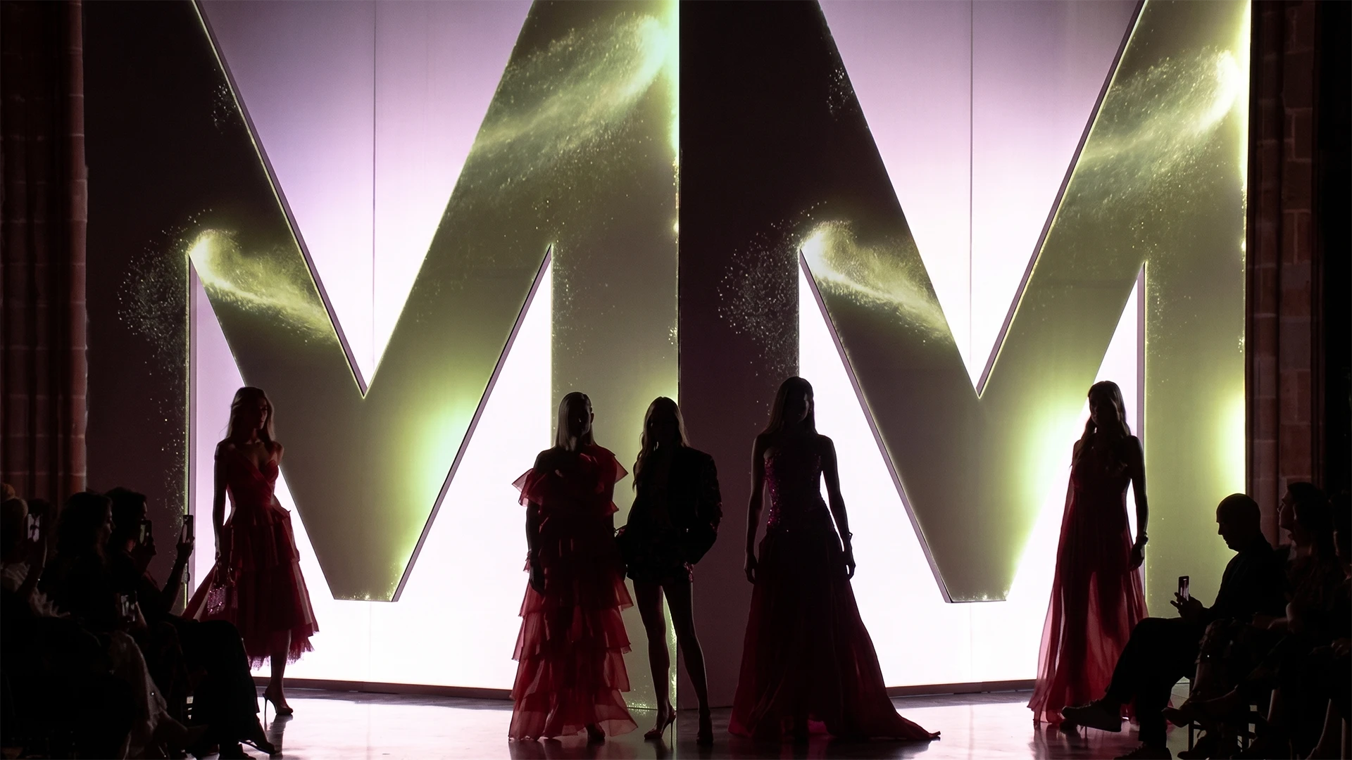 Visuales y video mapping para el desfile del 45.º aniversario de Lola Casademunt, 2026