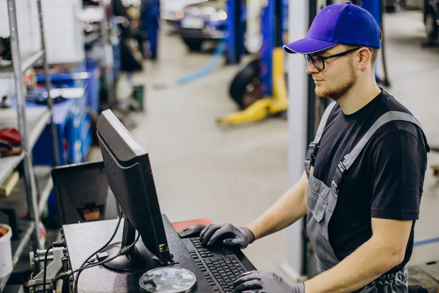 Smart Equipment Service Technician