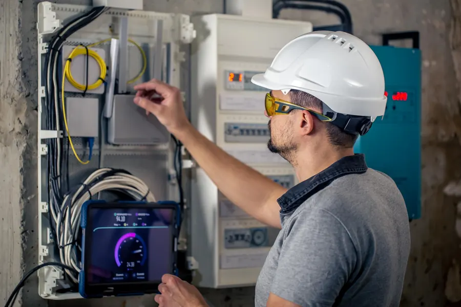 Variable Frequency Drive (VFD) Specialist Technician