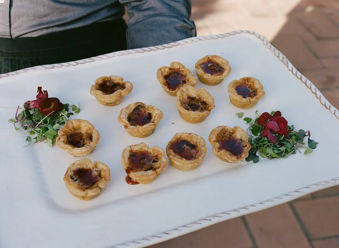 Fig, Goat Cheese, and Mascarpone Tarts cocktail hour hors d'oeuvre.