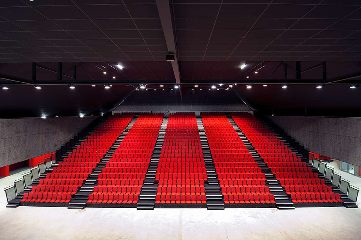Telescopic grandstand in Colmar with Küberit safety step edges