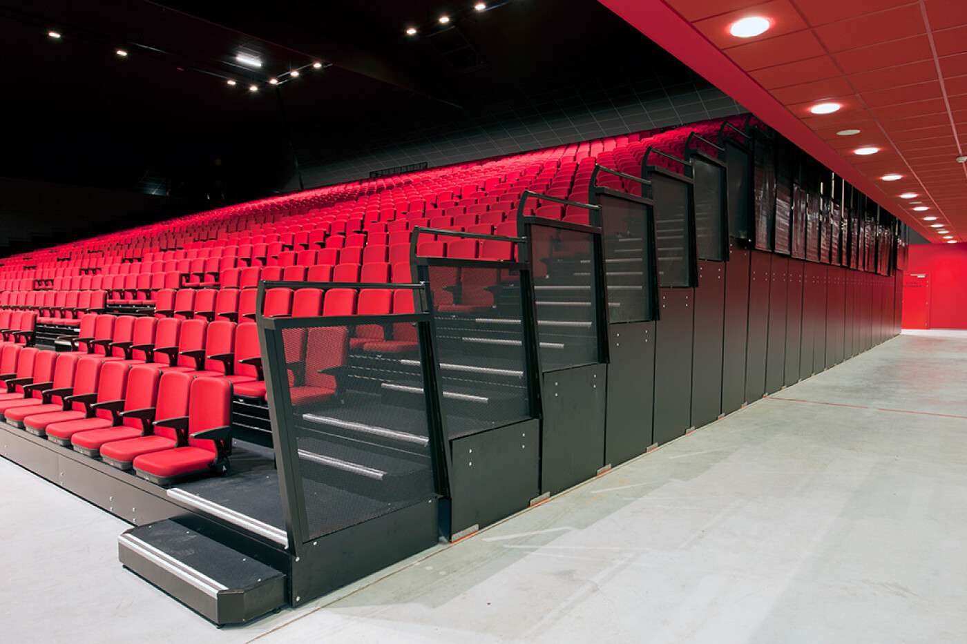 Grandstand steps protected by Küberit aluminium stair nosing