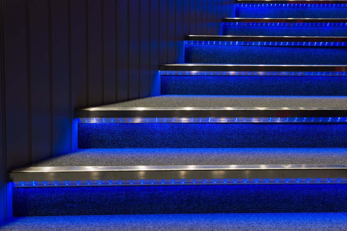 Cinema seating rows with Küberit safety step edges