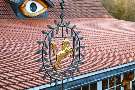Schlafzimmer 2 mit einem weichen, gemütlichen Bett für guten Schlaf. Dazu eine gute Sicht nach draußen.  Villa Brema