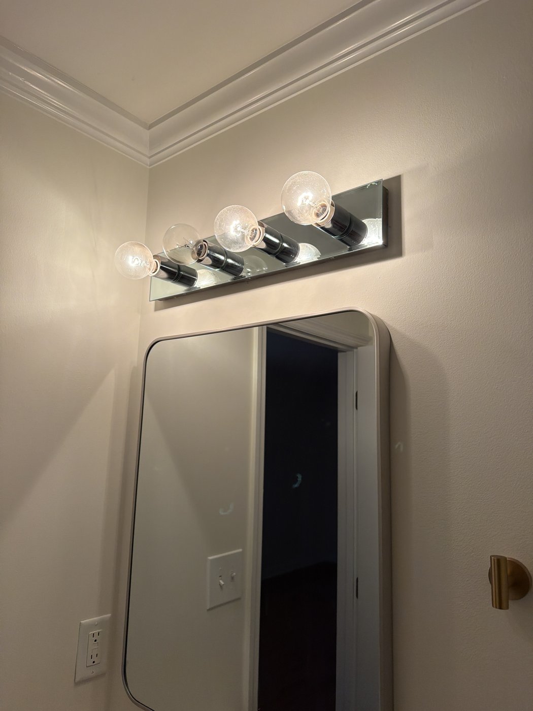 Bath 1 vanity light bar with a bulb out
