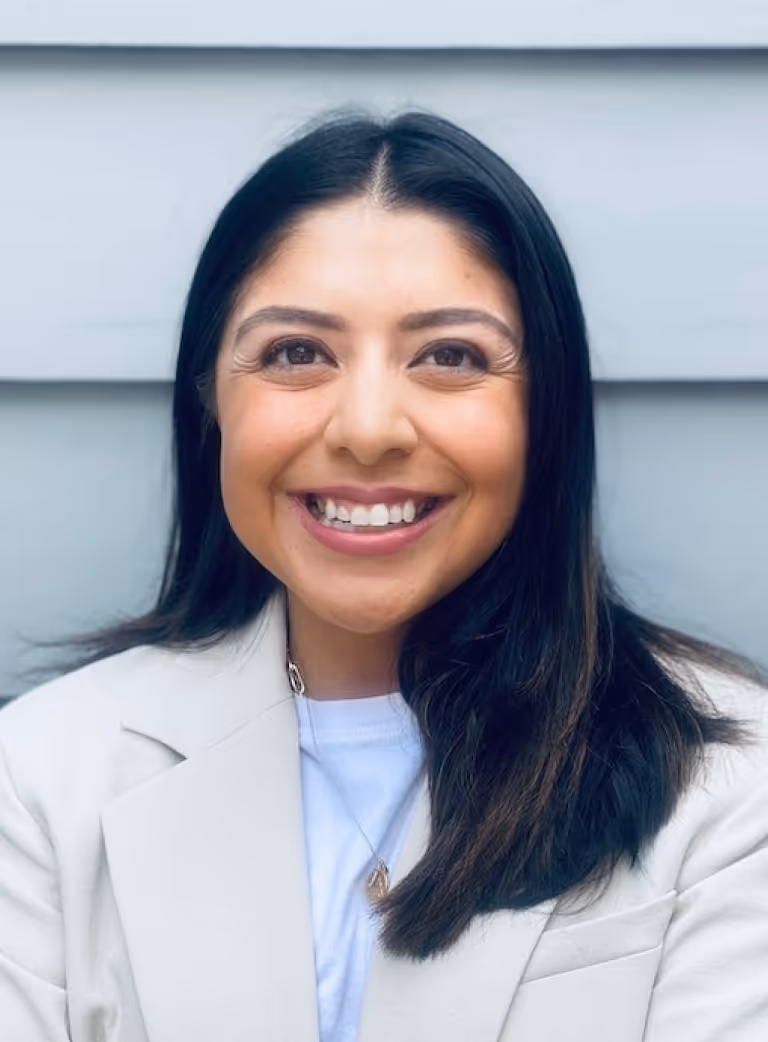 Joana Ames Headshot