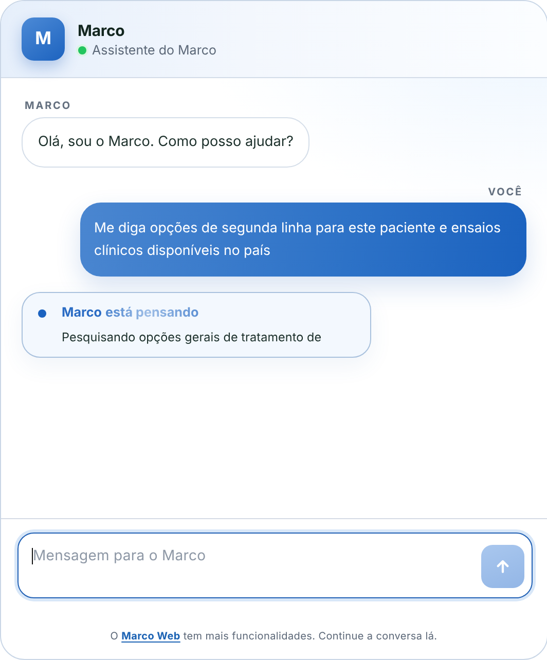 O assistente Marco aberto dentro do prontuário: o médico pergunta sobre opções de segunda linha e ensaios clínicos disponíveis no país.