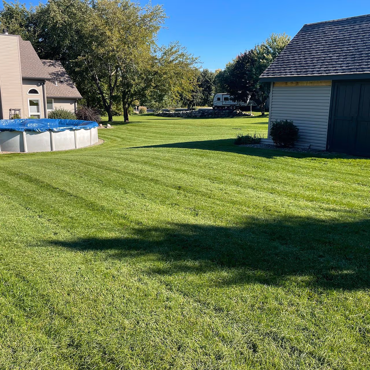 professional lawn maintenance mowing and trimming service by Jeff's Lawn And Snow in Kenosha and Racine Counties Wisconsin