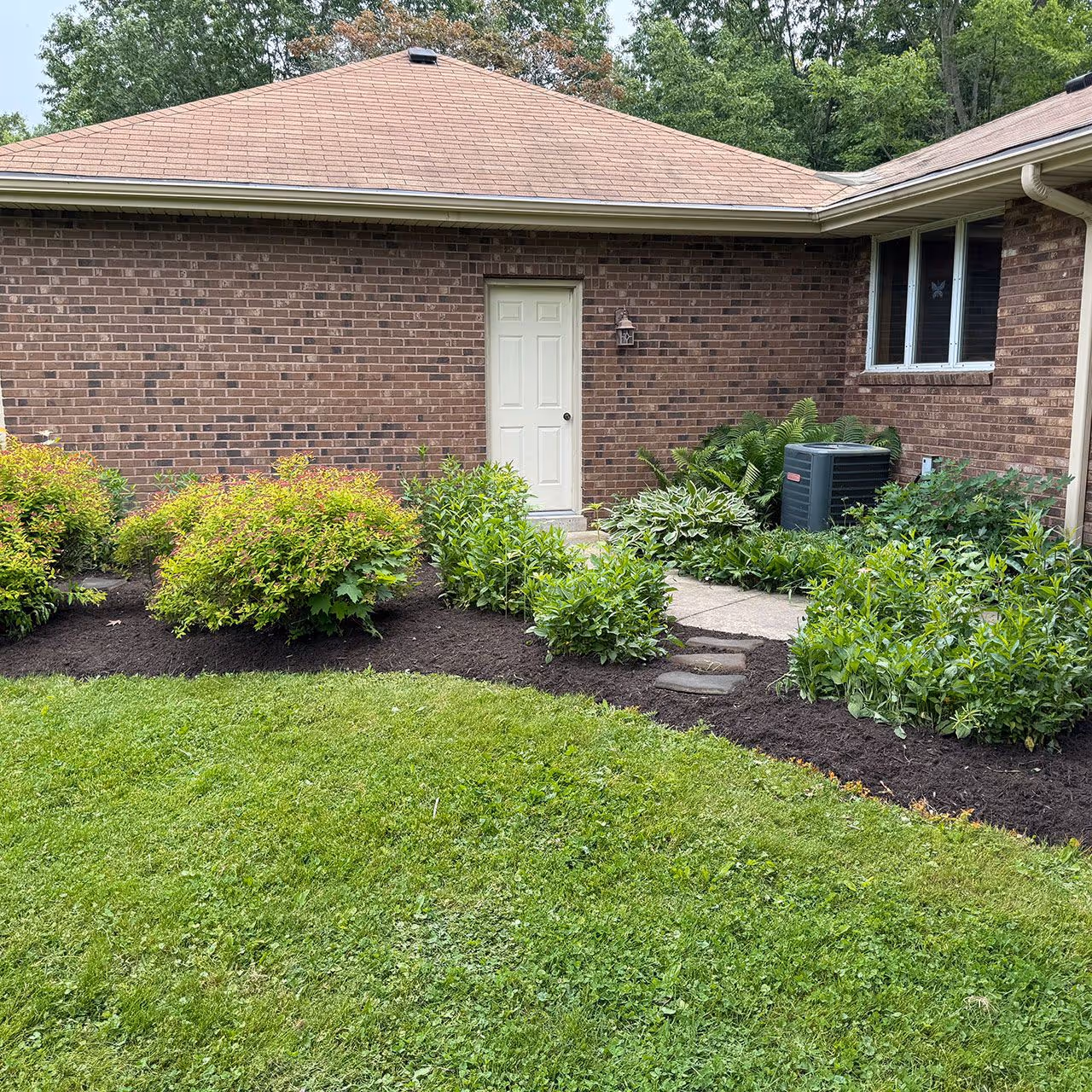 mulch installation landscaping service by Jeff's Lawn And Snow