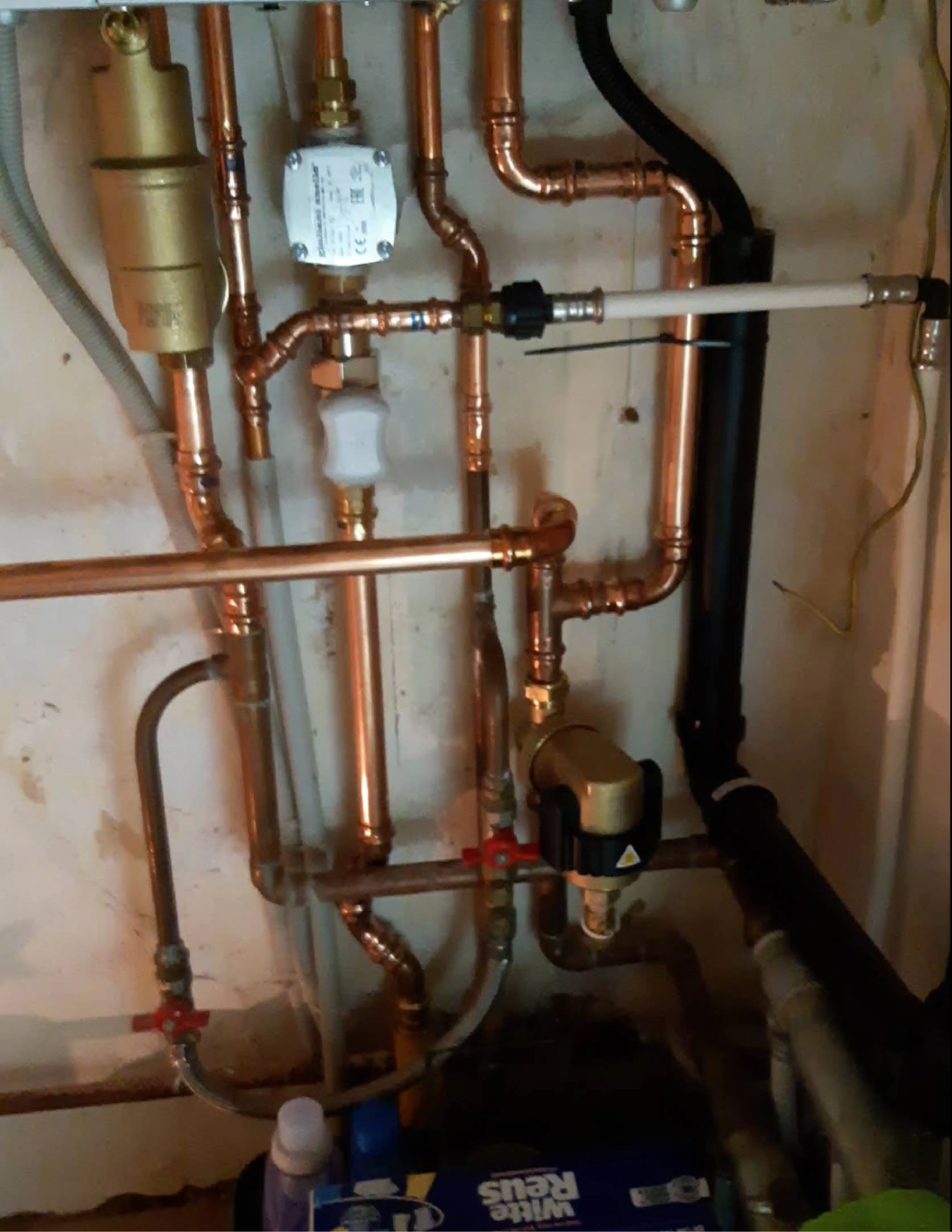 Onderhoud en installatie van CV-ketel en leidingen door Sanyvan in Lievegem