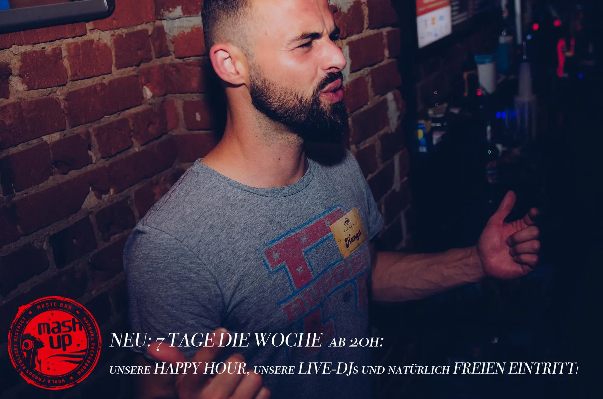 Fröhlich feiernde Menschen im Mashup in Hamburg. Klick öffnet das Bild in groß.