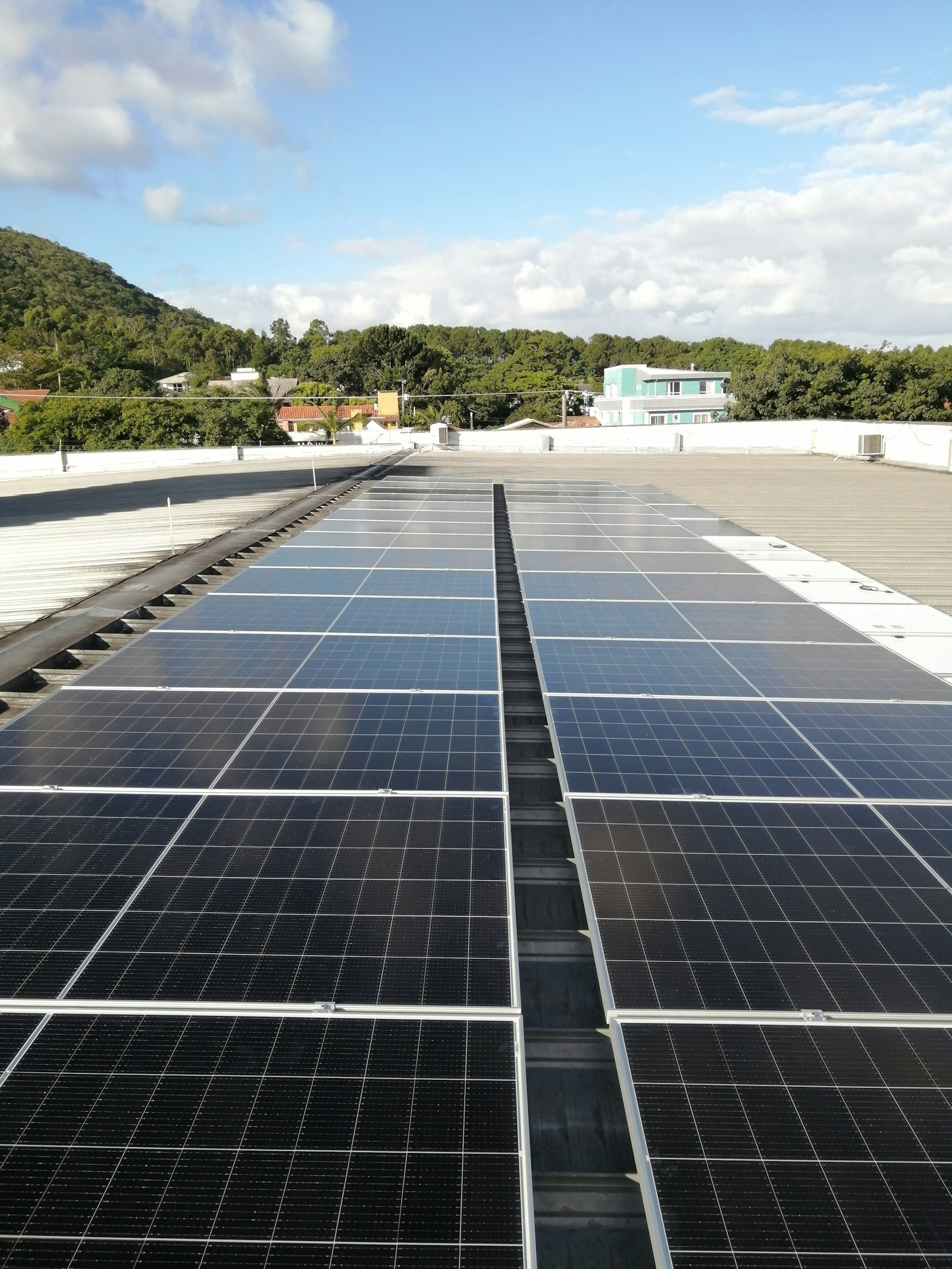 Panneaux solaires en 2026 : rentabilité, autoconsommation et revente du surplus