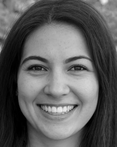 Jessica Holmes headshot