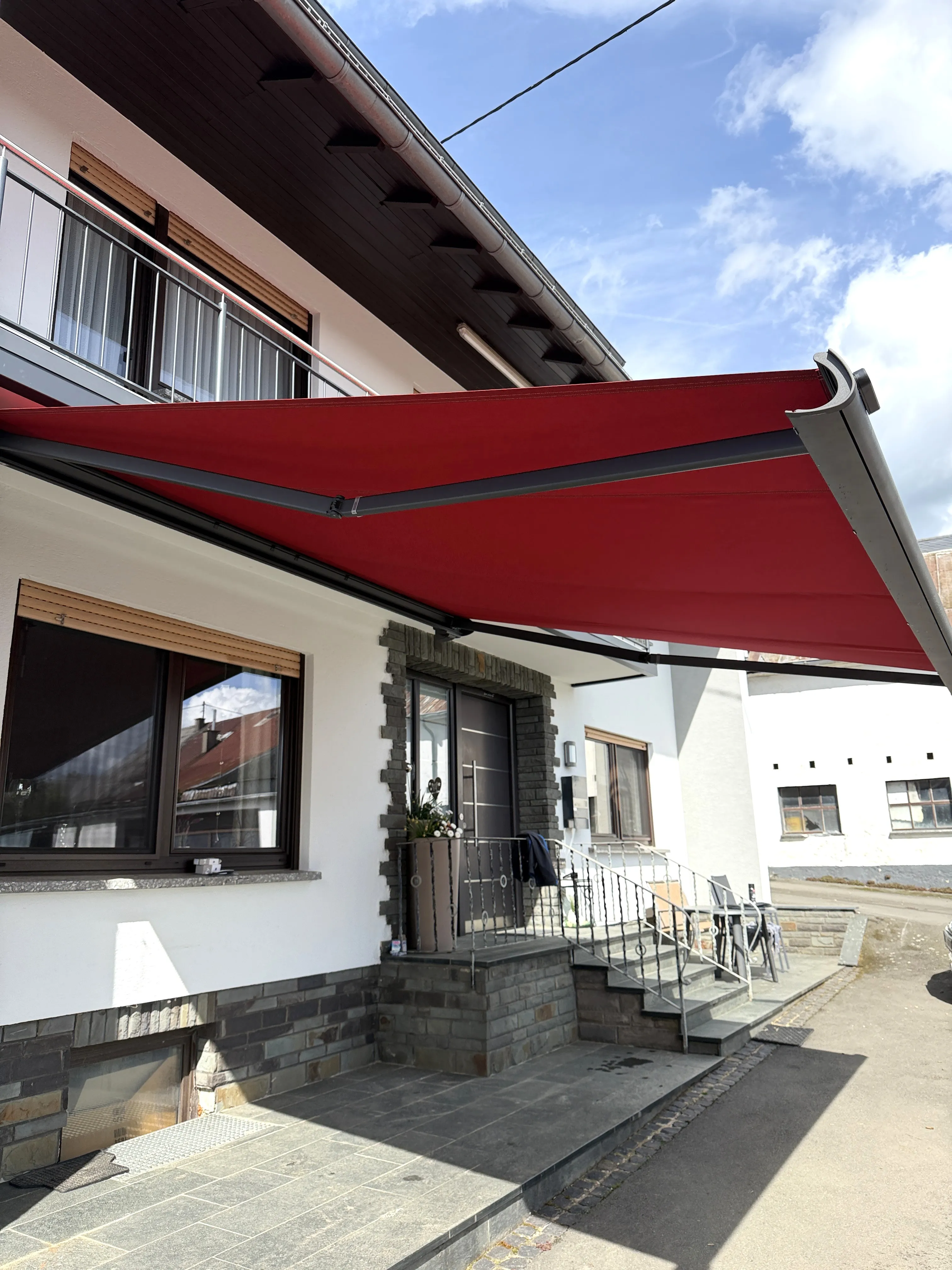 Gelenkarmmarkise für Sonnenschutz - Metallbau Eifel